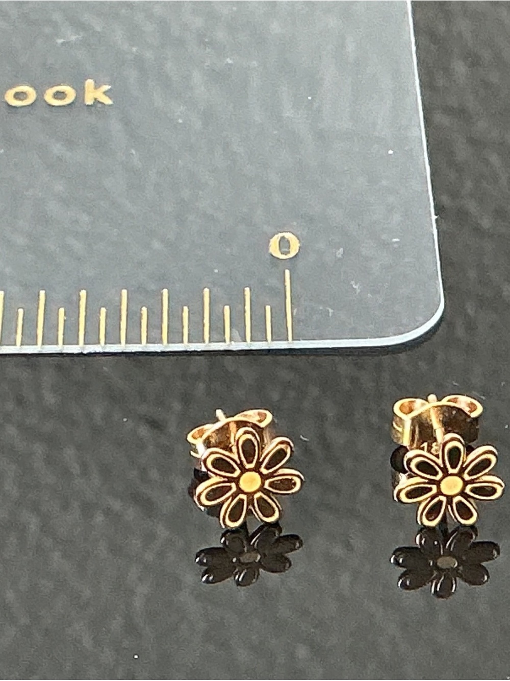 NWT 18K Solid Yellow Gold Peruvian Enamel Daisy Flower Earrings 6mm